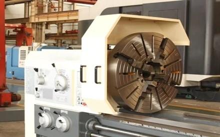 Heavy Duty Conventional Lathe Machine